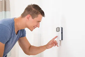 West Palm Beach Affordable Locksmith West Palm Beach, FL 561-692-4198 West Palm Beach Affordable Locksmith West Palm Beach, FL 561-692-4198 - 9a-lock-installation